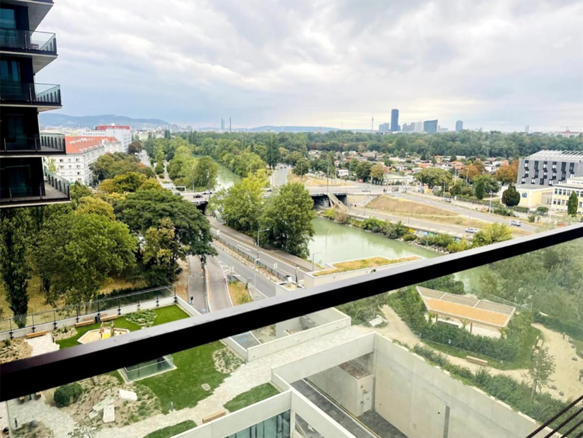 Sunrise Above Sky With Rooftop Pool Viena Exterior foto