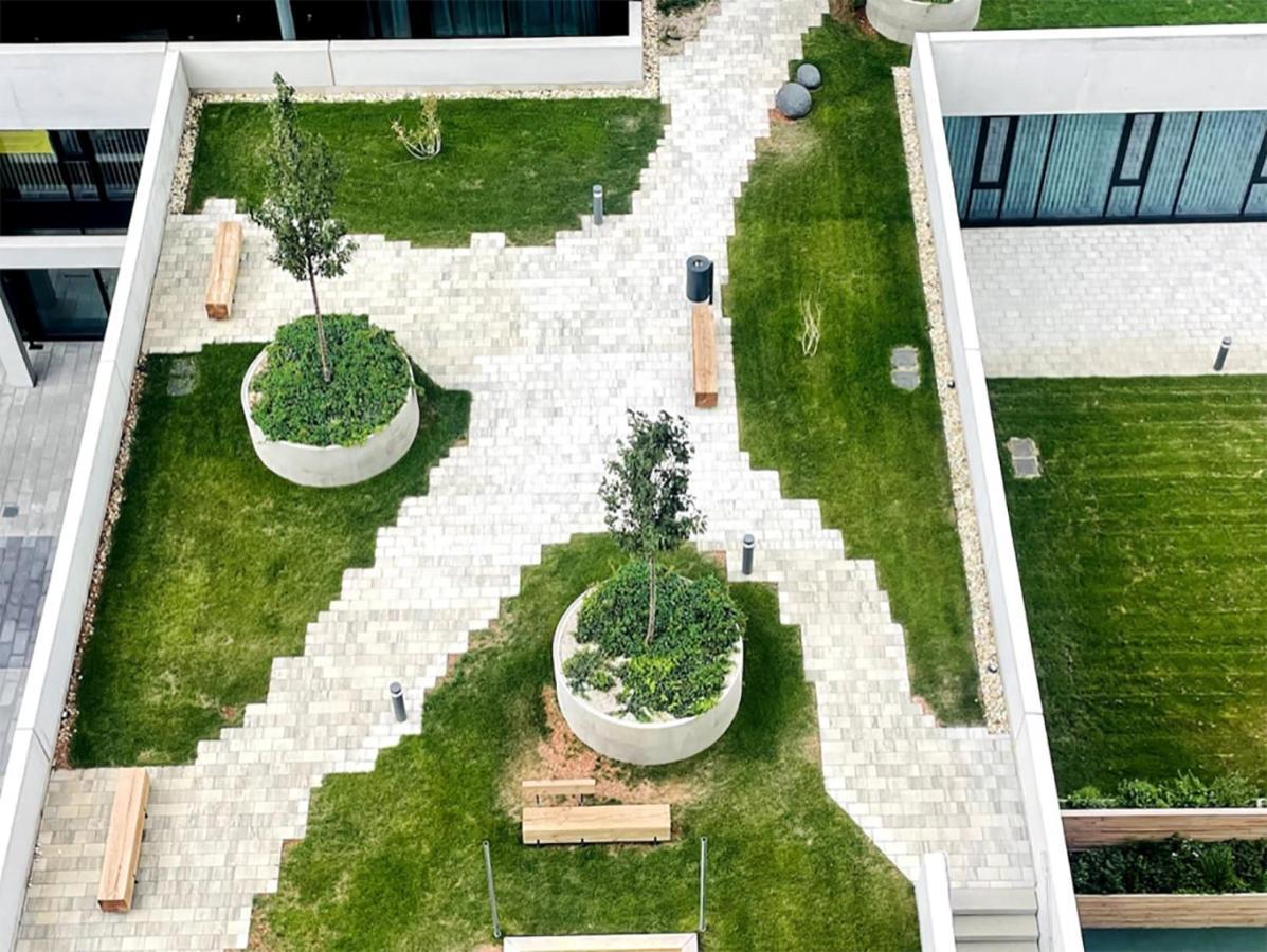 Sunrise Above Sky With Rooftop Pool Viena Exterior foto