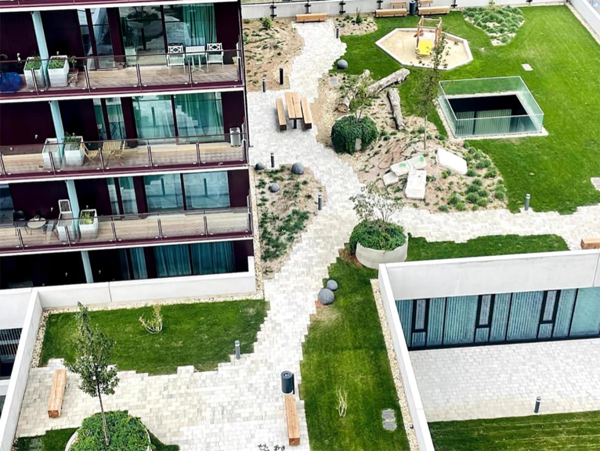 Sunrise Above Sky With Rooftop Pool Viena Exterior foto